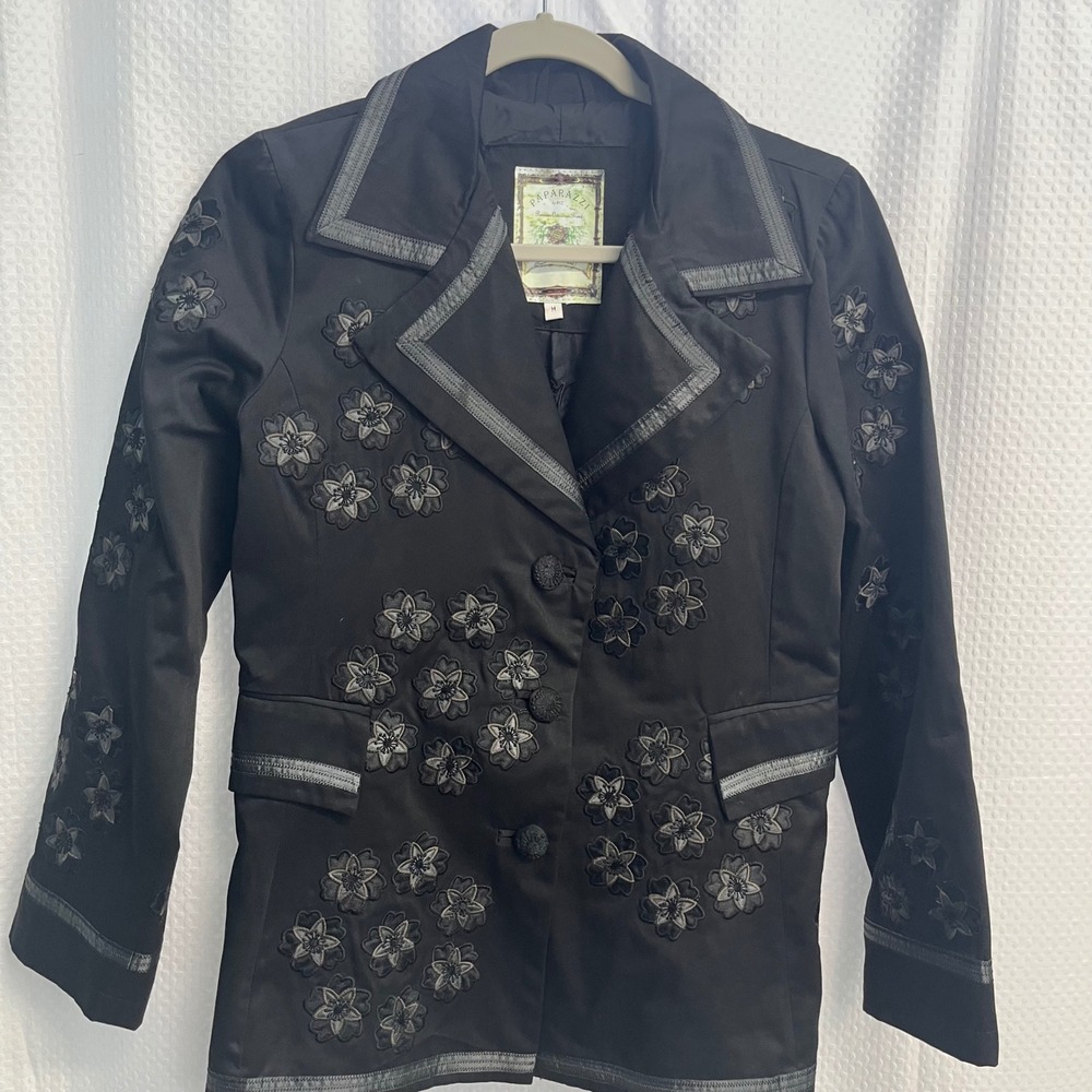 Paparazzi by BIZ Black Floral Embroidered Appliqué Blazer Jacket Medium